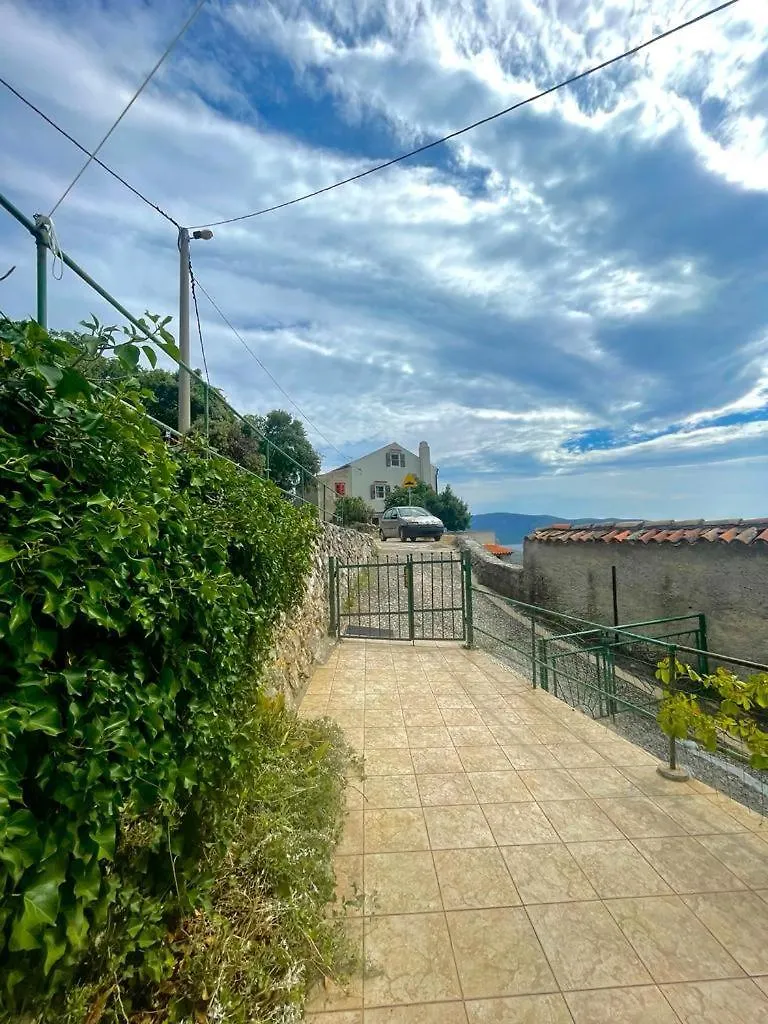 Tina'S Sunset Haven Apartment Ustrine